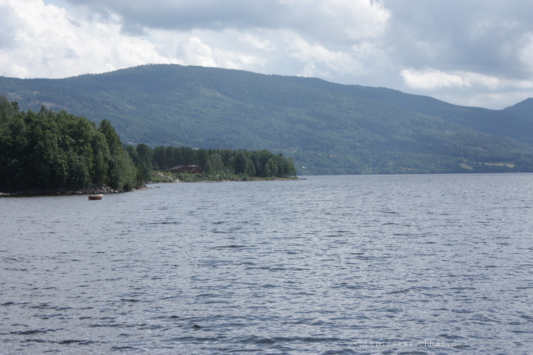 Der See Krøderen an der RV 7 von Oslo nach Gol Der See Krøderen