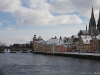 Steinerne Brücke und die schneebedeckte Altstadt