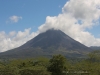 Der Volcán Arenal von der Staumauer der Laguna Arenal