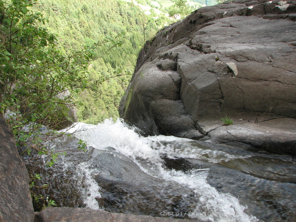 Becken über dem unterern Wasserfall