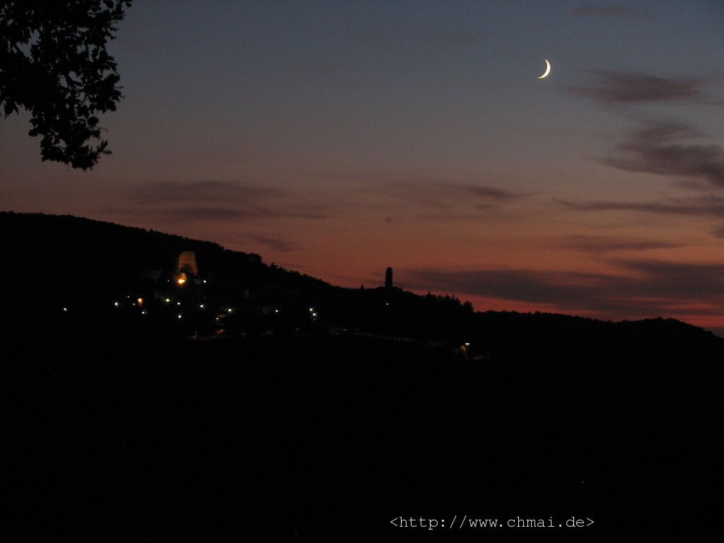 Der Mond über Civitella in Val di Chiana