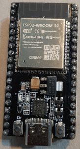 Bild des ESP32-WROOM-32 von DUBEUYEW